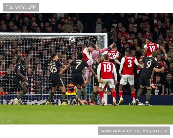 德甲拜仁外线压制带动整体攻势：一场战术的极致演绎