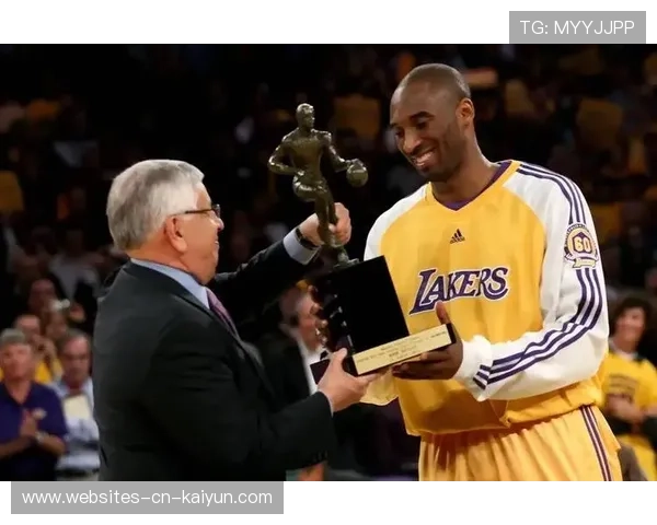 科比：冠军的血统，无私的精神永远激励年轻一代！，科比总冠军穿的什么鞋